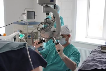 Фото: В Кемерове медики вернули женщине голос 2