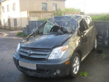 Фото: В Кузбассе водитель Mazda сделал «сальто» и скрылся с места ДТП 1