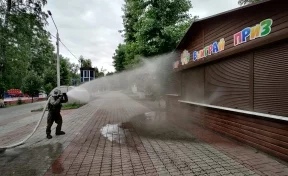 В Кузбассе сотрудников МЧС привлекают к дезинфекции транспорта и городских объектов