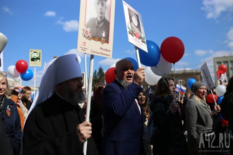 Фото: Живая память о героях: Кемерово празднует 77-й День Победы  42