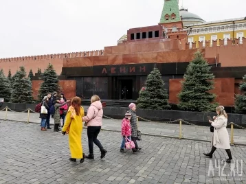Фото: Жириновский предложил заработать на продаже мумии Ленина 1
