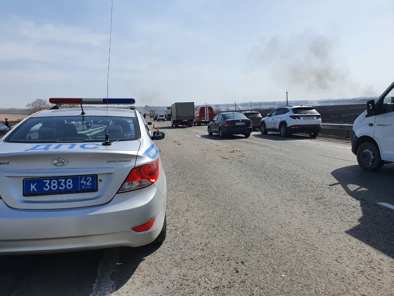 На кузбасской трассе столкнулись восемь автомобилей, есть погибшие