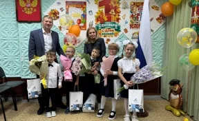«Кузбассэнергосбыт» поздравил с Днём знаний учеников и педагогов подшефной школы