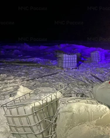 На федеральной трассе под Красноярском обнаружили тысячи литров соляной кислоты