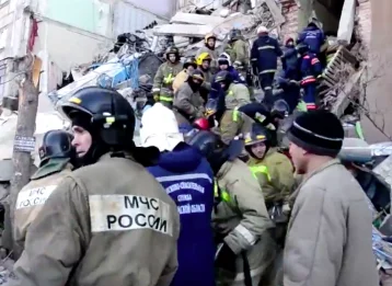 Фото: Спасение жителя Магнитогорска из обрушившегося подъезда попало на видео 1