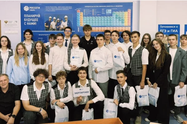 Новый учебный год начался для кузбасских школьников в энергоклассе и энергокружке «Россети Сибирь»