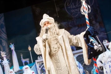 Фото: В Кузбассе выберут лучшего Деда Мороза и свяжут  самый длинный шарф 1