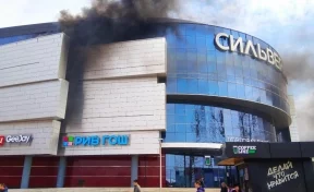 В Иркутске загорелся крупный торговый центр