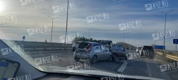 Фото: ДТП с автобусом и двумя автомобилями произошло на 14 км трассы под Кемеровом 3