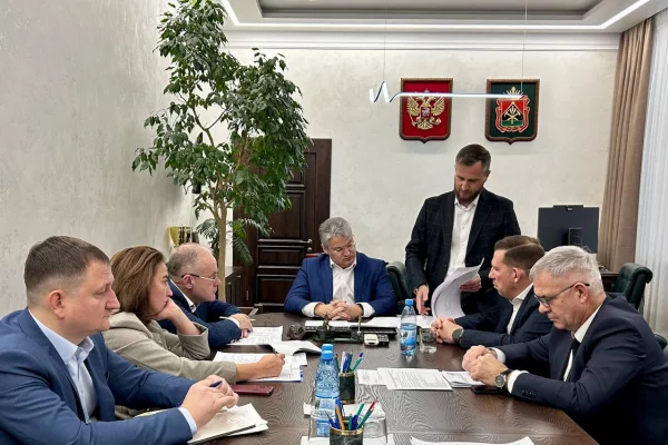 Ремонт школы в Яе остаётся под угрозой срыва, застройщику дали срок «до понедельника»