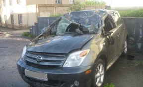 В Кузбассе водитель Mazda сделал «сальто» и скрылся с места ДТП