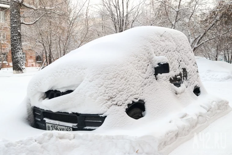 Фото: Сугробы выше крыши и Эль-Ниньо: капризы погоды в Кузбассе и прогноз на весну 2026 года 2