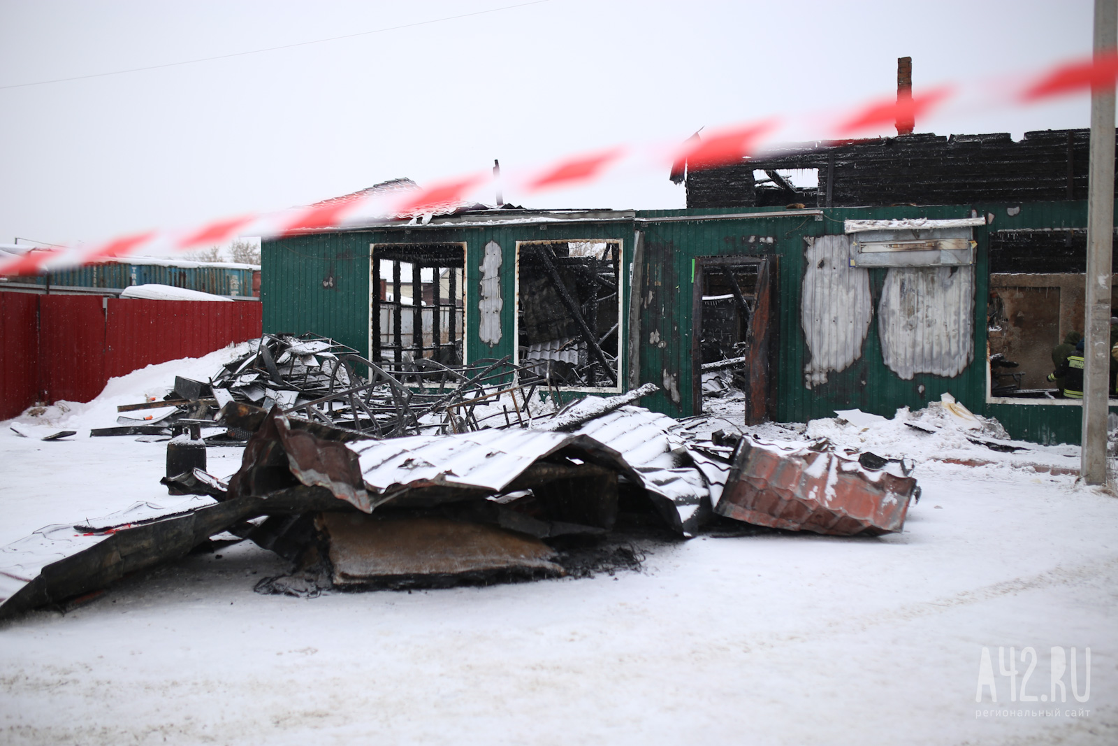 Сторона обвинения: на пожаре в кемеровском приюте на Таврической улице погибли 15 мужчин и 8 женщин