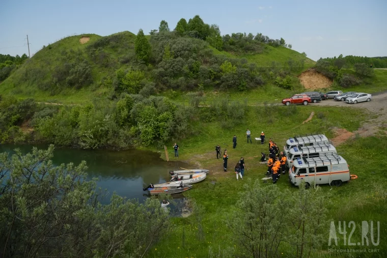 Фото: Пассажирский автобус упал в воду: как проходят тренировки водолазов 28