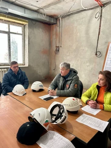 Фото: Власти пригрозили подрядчику жёсткими мерами за срыв ремонта школы в Кузбассе 3