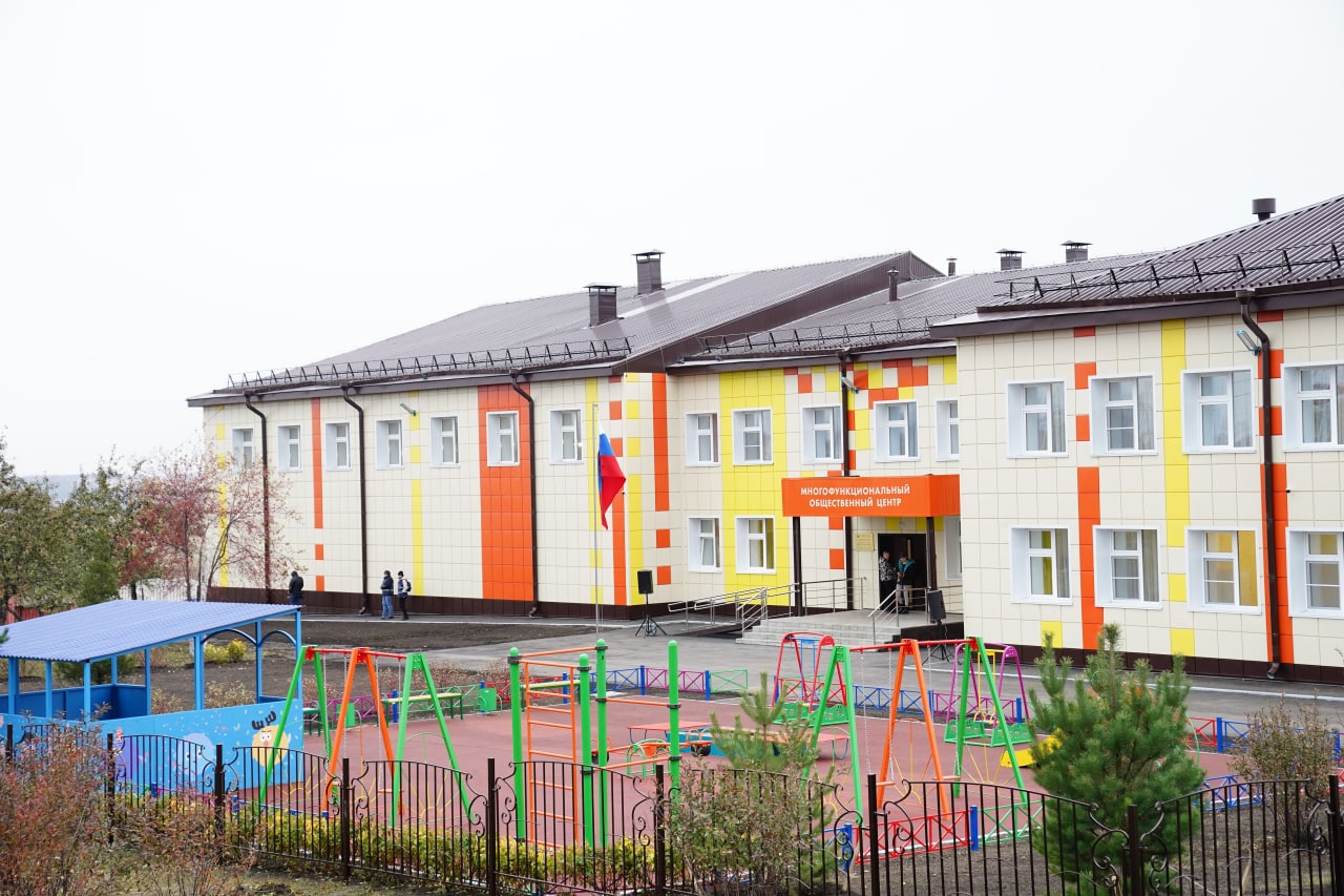 В Кузбассе открыли многофункциональный центр с детсадом, спортзалом и медкабинетом