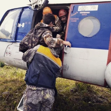 Фото: Женщину с травмой ноги на вертолёте эвакуировали с Поднебесных Зубьев 1