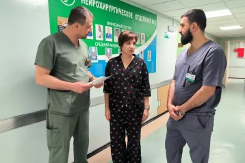 Фото: В Новокузнецке врачи спасли жительницу Бийска от опухоли размером с теннисный мяч 1