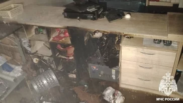 Фото: В Кемерове ночью пожар в суши-баре тушили 23 человека 4