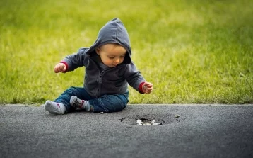 Фото: В Кирове мать бросила двухлетнего сына посреди улицы из-за бедности 1