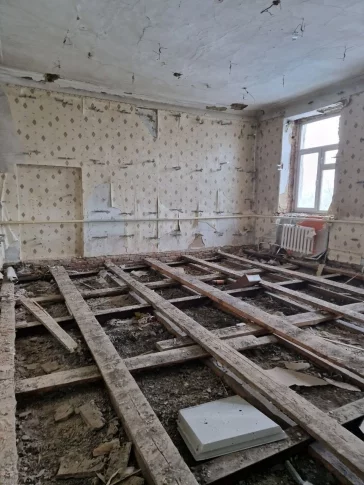 Фото: В Кемерове начали демонтажные работы в школе, где обрушился чердак 3