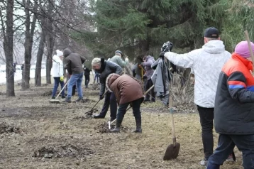 Фото: 3 500 кемеровчан вышли на весенние субботники 1