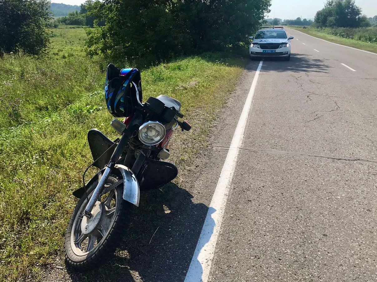 Сотрудники ДПС остановили 16-летнего бесправника на мотоцикле в Кузбассе