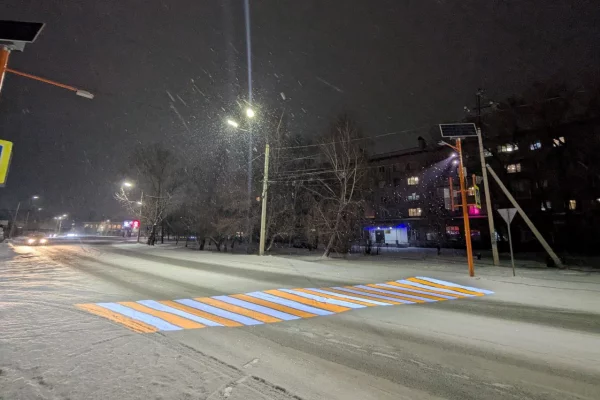 В Кузбассе установили проекционный пешеходный переход