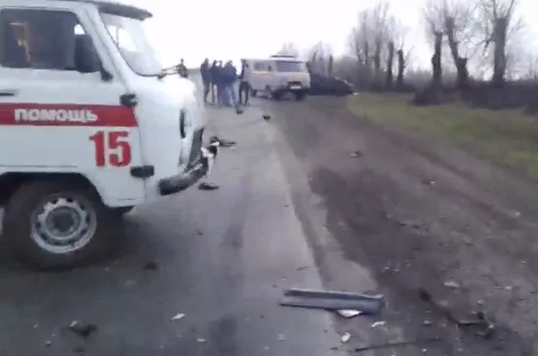 Фото: Смертельное ДТП в Кузбассе: ВАЗ-2109 врезался в Land Rover 2