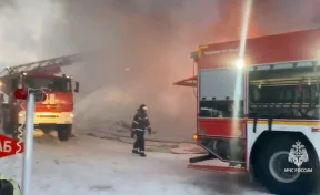 В Казани горит склад площадью 3000 квадратных метров