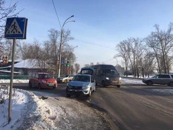 Фото: Кемеровчанин ищет очевидцев аварии с LADA и KIA 1
