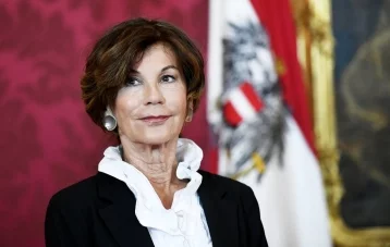 Фото: Президент Австрии назначил новым канцлером женщину 1