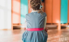 «Плачет и заикается»: в Нижневартовске женщина напала на 8-летнюю школьницу