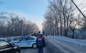 В Прокопьевске наклонившаяся опора ЛЭП остановила движение трамваев 