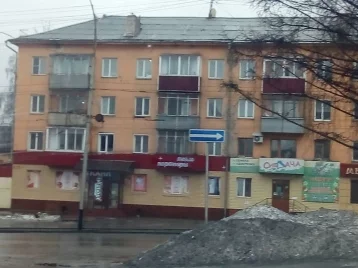 Фото: В Кузбассе две женщины пострадали из-за упавшего с крыши льда 1