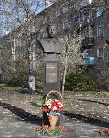 Память о трёх братьях: в Новокузнецке окрыли новый арт-объект