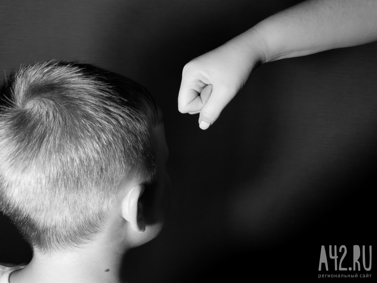 В Москве ребёнок лишился пальцев на руках из-за издевательств отчима