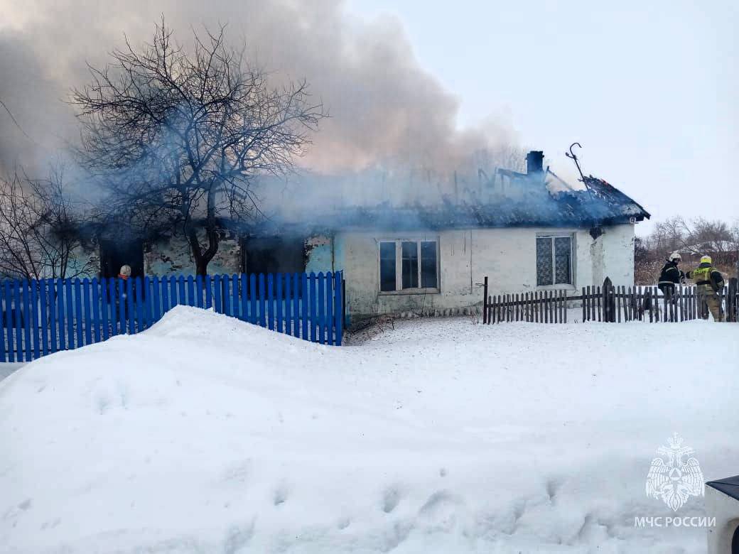 При пожаре в Омской области погиб 6-летний мальчик