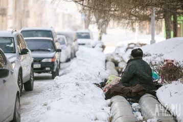 Фото: Новокузнечан призвали принести тёплую одежду и обувь для бездомных 1