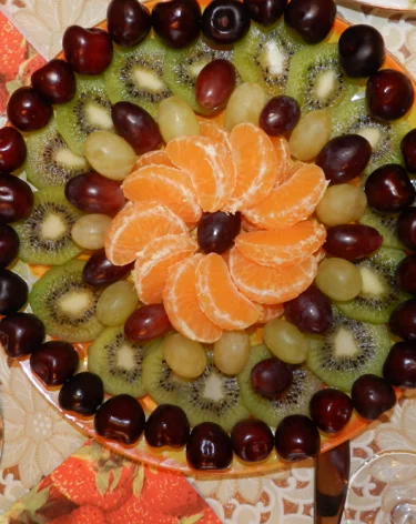 Главный токсиколог Кузбасса назвал фрукт, который помогает при интоксикации тяжёлой пищей