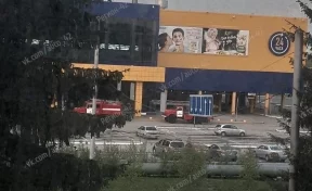 Очевидец: в кемеровском торговом центре произошло задымление