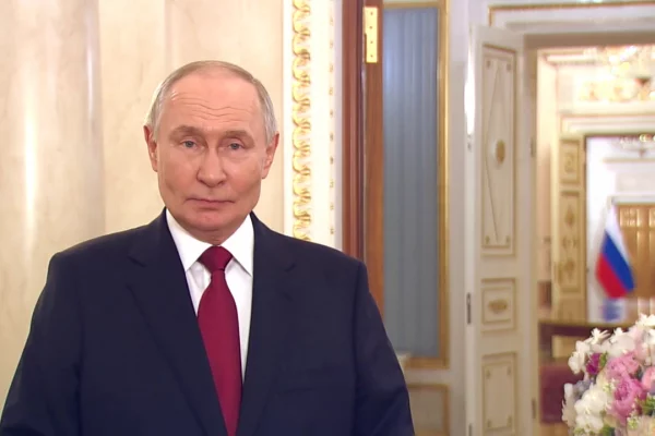 Владимир Путин поздравил российских женщин с 8 Марта
