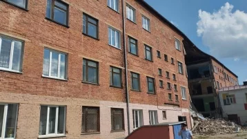 Фото: В Кузбассе за обрушение стены дворца творчества ответит его директор: дело ушло в суд 2