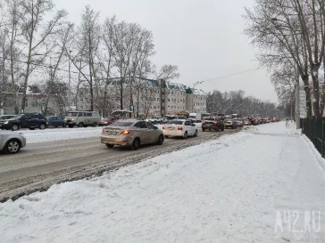 Фото: Половина кемеровчан опоздала на работу из-за многокилометровых пробок в городе 5