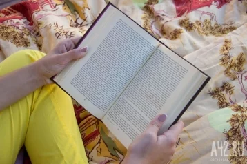 Фото: Врач-сомнолог объяснил, почему вредно читать в постели 1