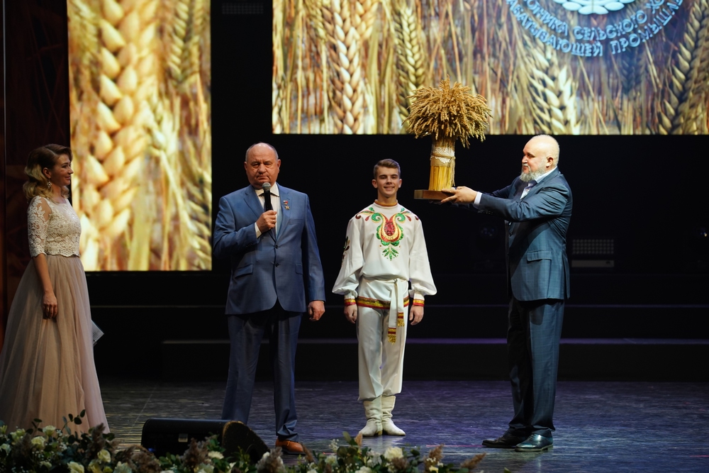 Сергей Цивилёв: в Кузбассе собран рекордный урожай зерна