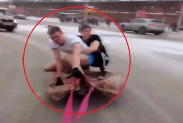 Фото: Прокативший друзей на ковре нижегородский водитель оштрафован 1
