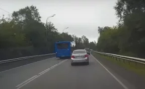 В Кузбассе оштрафовали водителя автобуса, который совершил обгон в запрещённом месте