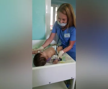 Фото: В Кузбассе врачи спасли ребёнка с редчайшим заболеванием 1
