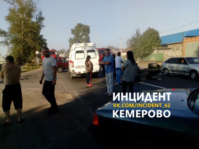 Фото: Соцсети: в Кемерове попал в аварию иностранный мотоциклист 2